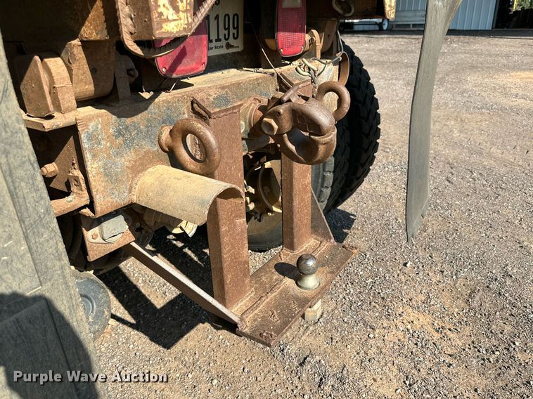 image for item KM9808 1989 White GMC WCS  dump truck