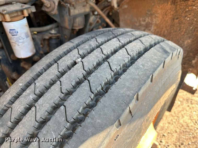 image for item KM9808 1989 White GMC WCS  dump truck