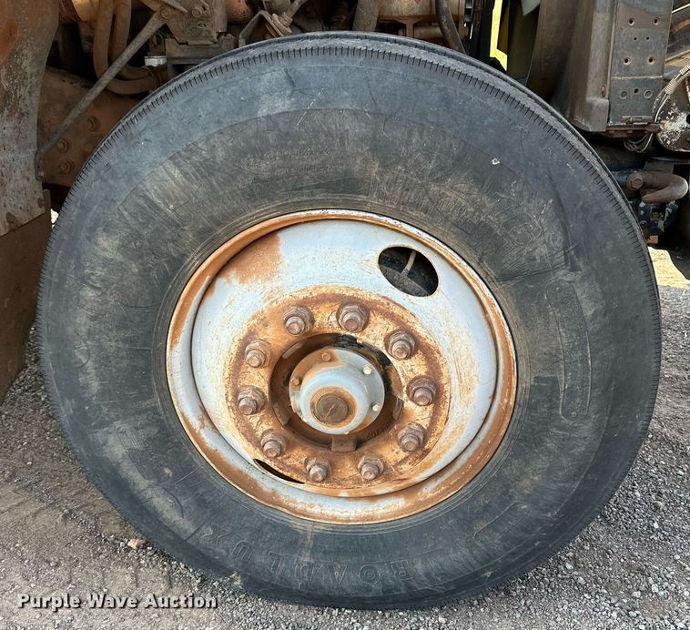 image for item KM9808 1989 White GMC WCS  dump truck