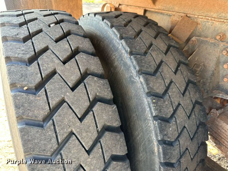 image for item KM9808 1989 White GMC WCS  dump truck