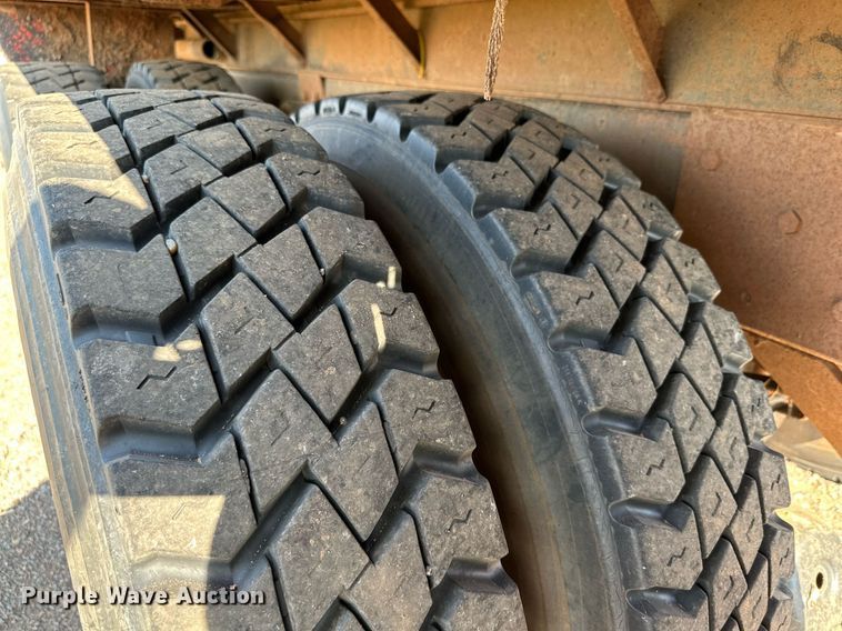 image for item KM9808 1989 White GMC WCS  dump truck