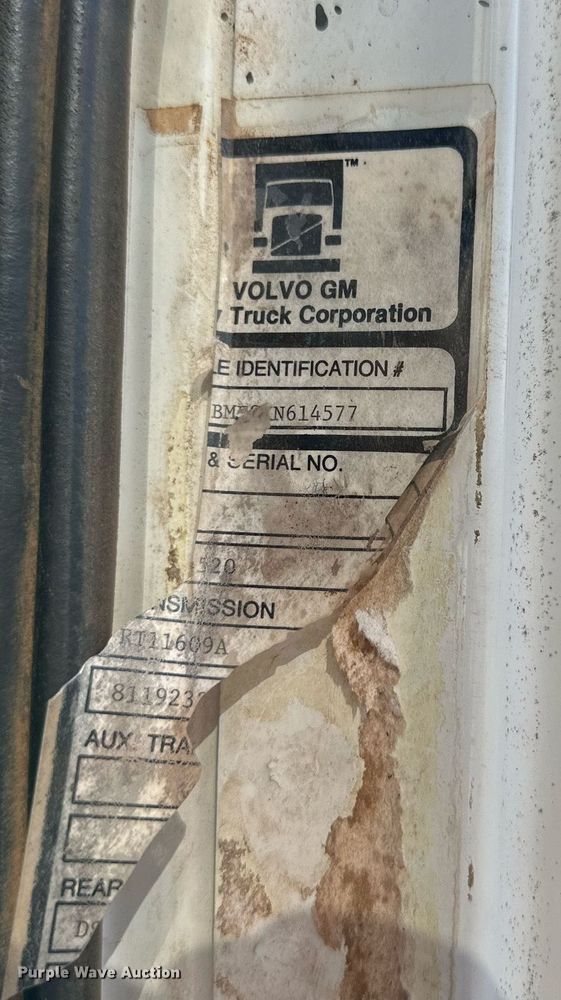 image for item KM9808 1989 White GMC WCS  dump truck