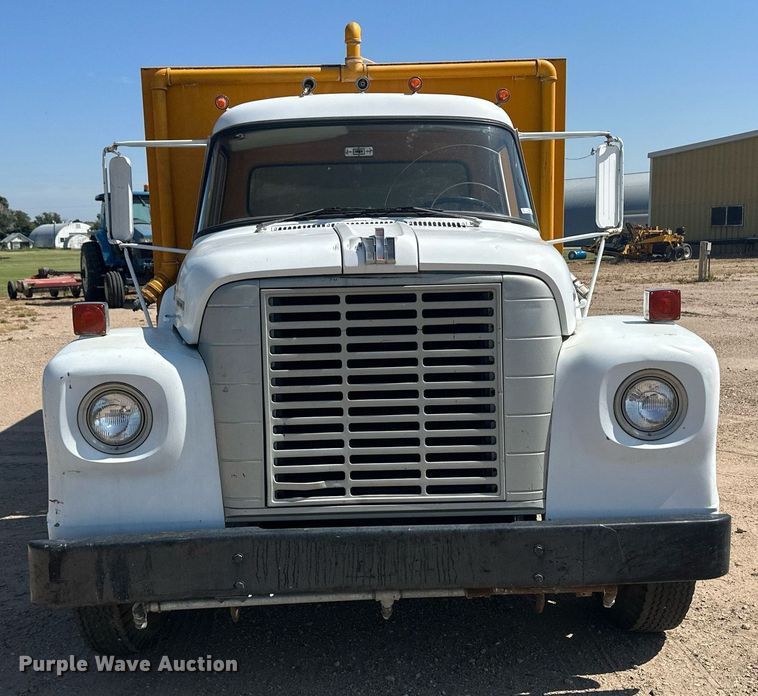 image for item KX9058 1972 International Loadstar 1600  vacuum truck