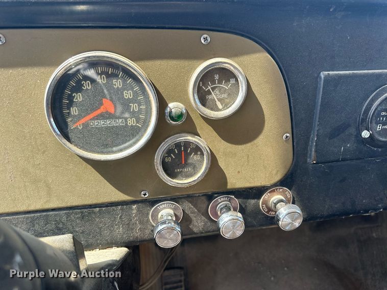 image for item KX9058 1972 International Loadstar 1600  vacuum truck