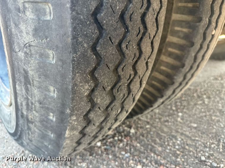 image for item KX9058 1972 International Loadstar 1600  vacuum truck