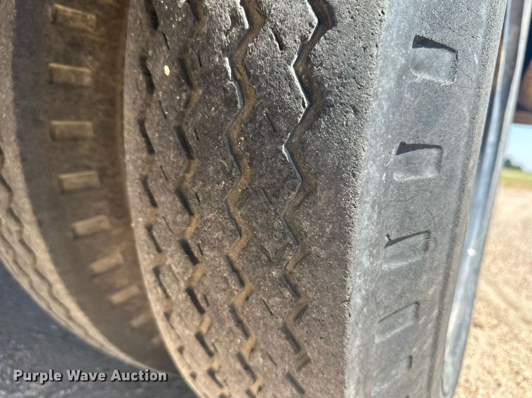 image for item KX9058 1972 International Loadstar 1600  vacuum truck