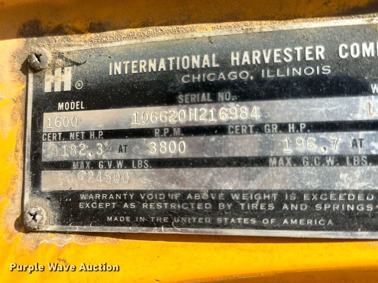 image for item KX9058 1972 International Loadstar 1600  vacuum truck