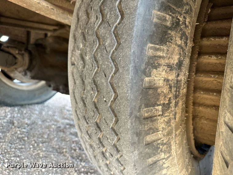 image for item KX9058 1972 International Loadstar 1600  vacuum truck