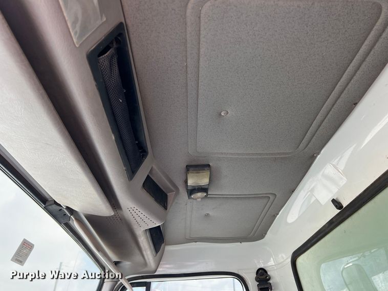 image for item LB9334 1996 International 4900  dump truck