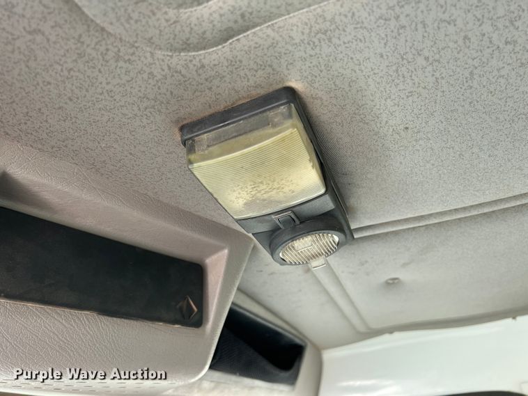 image for item LB9334 1996 International 4900  dump truck