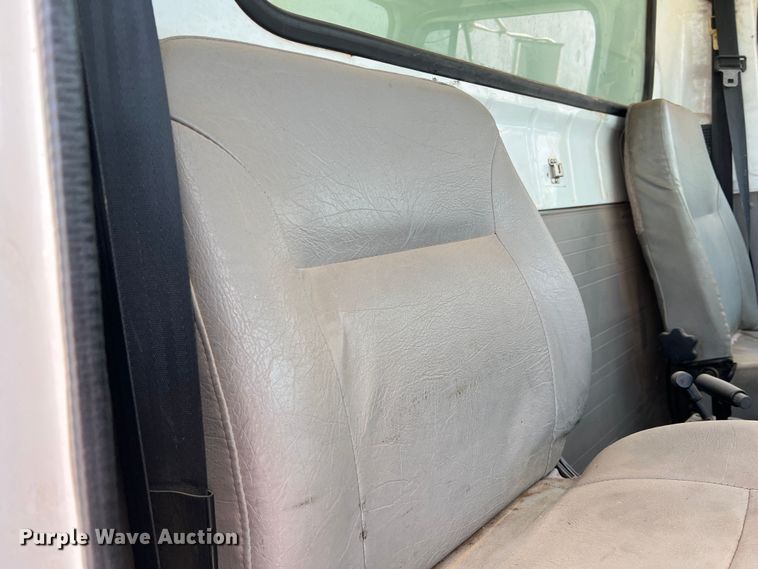 image for item LB9334 1996 International 4900  dump truck