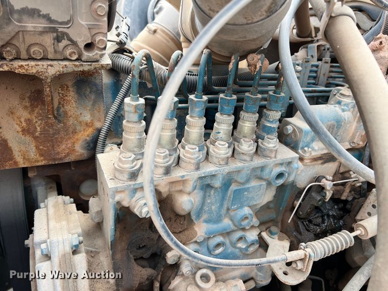 image for item LB9334 1996 International 4900  dump truck