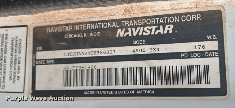 image for item LB9334 1996 International 4900  dump truck