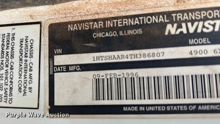 image for item LB9334 1996 International 4900  dump truck