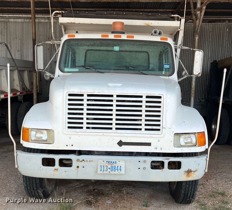 image for item LB9337 1998 International 4900  dump truck