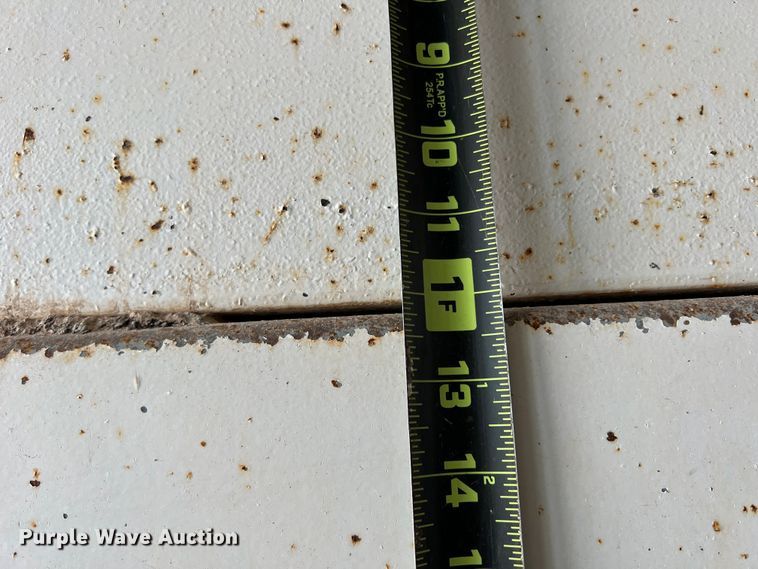 image for item LB9337 1998 International 4900  dump truck