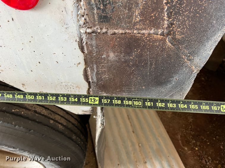 image for item LB9337 1998 International 4900  dump truck