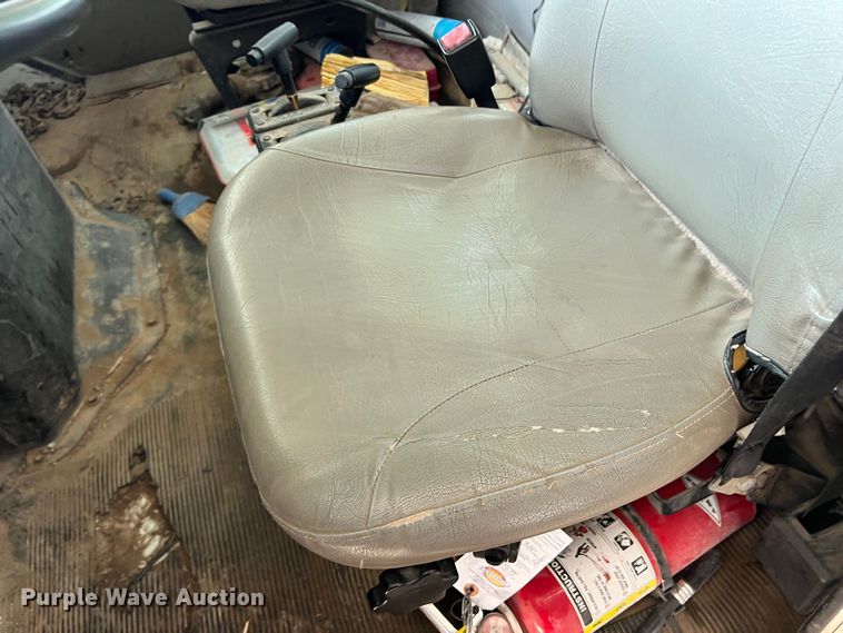 image for item LB9337 1998 International 4900  dump truck