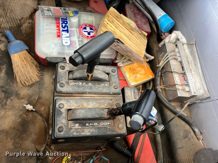 image for item LB9337 1998 International 4900  dump truck