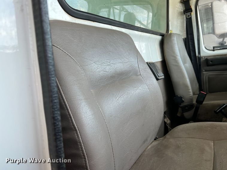 image for item LB9337 1998 International 4900  dump truck