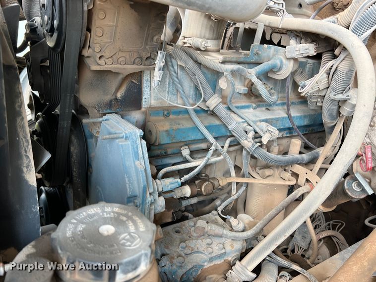 image for item LB9337 1998 International 4900  dump truck