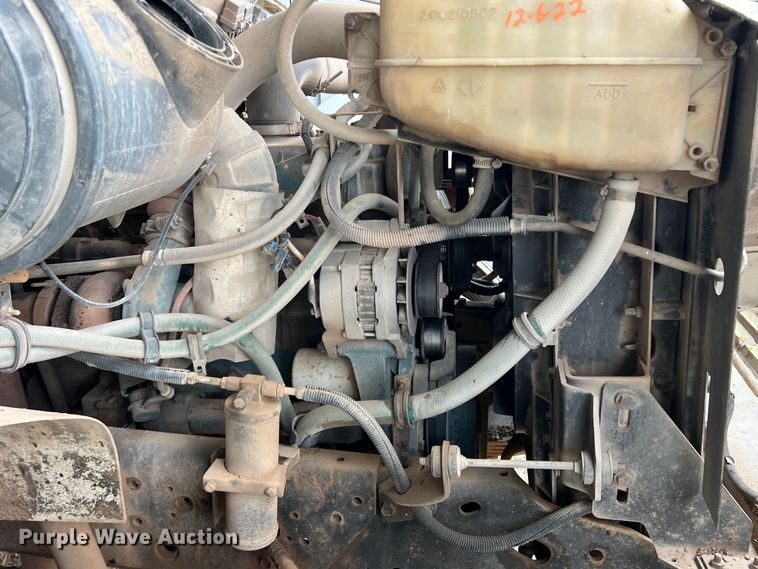 image for item LB9337 1998 International 4900  dump truck