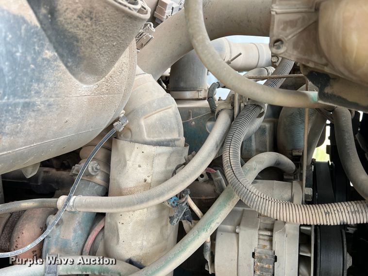 image for item LB9337 1998 International 4900  dump truck