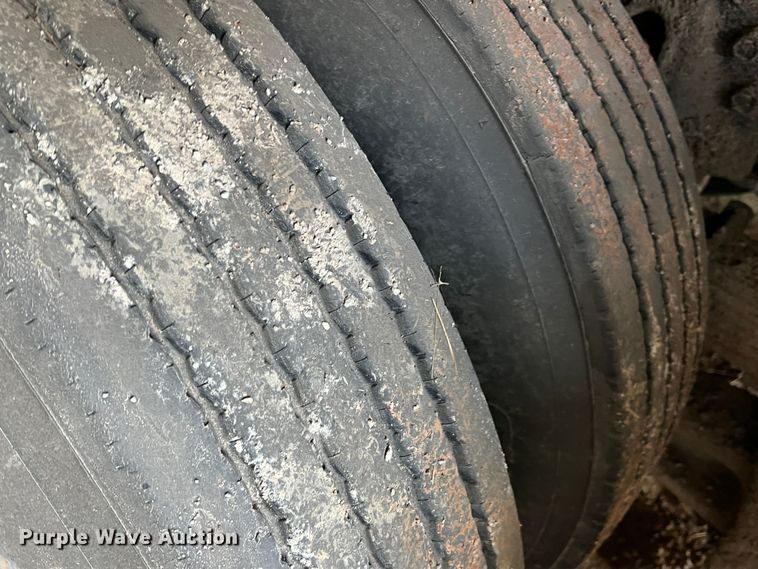 image for item LB9337 1998 International 4900  dump truck