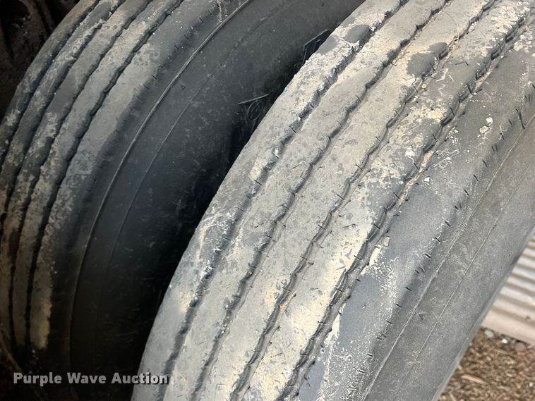 image for item LB9337 1998 International 4900  dump truck