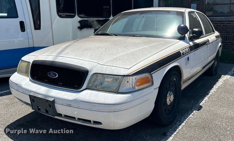 image for item LE9572 2009 Ford Crown Victoria Police Interceptor 