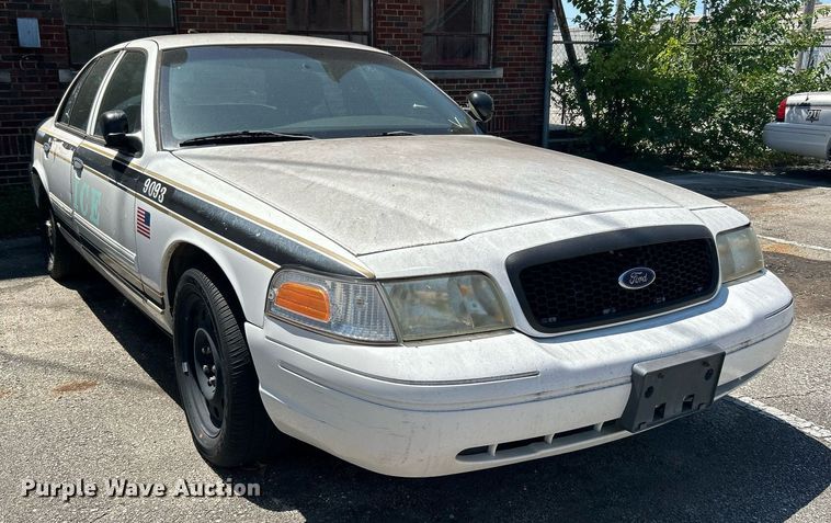 image for item LE9572 2009 Ford Crown Victoria Police Interceptor 