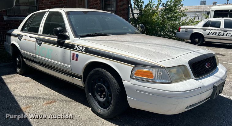 image for item LE9572 2009 Ford Crown Victoria Police Interceptor 
