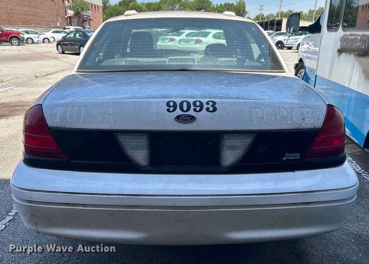 image for item LE9572 2009 Ford Crown Victoria Police Interceptor 