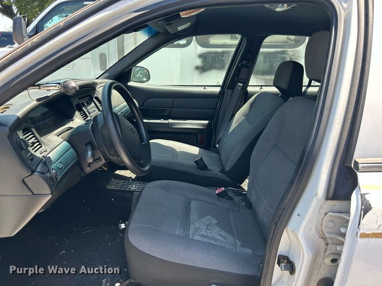 image for item LE9572 2009 Ford Crown Victoria Police Interceptor 