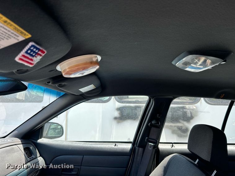 image for item LE9572 2009 Ford Crown Victoria Police Interceptor 