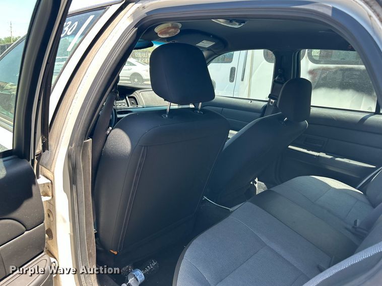 image for item LE9572 2009 Ford Crown Victoria Police Interceptor 