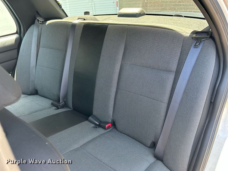 image for item LE9572 2009 Ford Crown Victoria Police Interceptor 