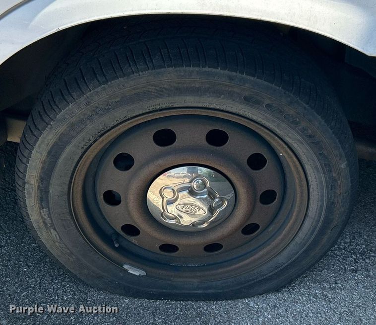 image for item LE9572 2009 Ford Crown Victoria Police Interceptor 