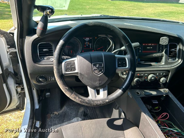 image for item LE9698 2014 Dodge Charger Police