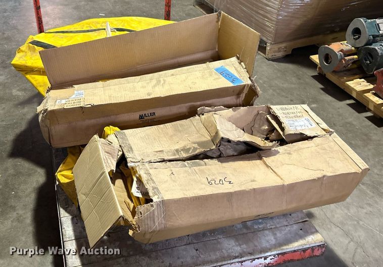 image for item LE9706 Approximately 5 Miller bags