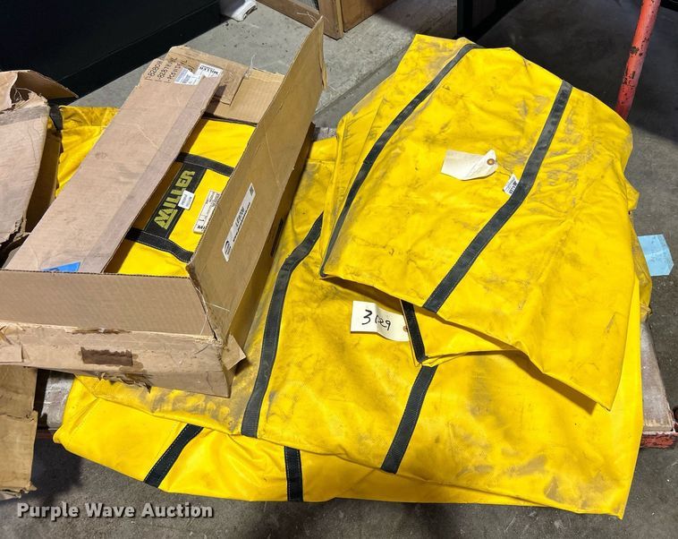 image for item LE9706 Approximately 5 Miller bags