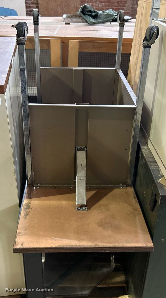 image for item LE9708 Office supplies