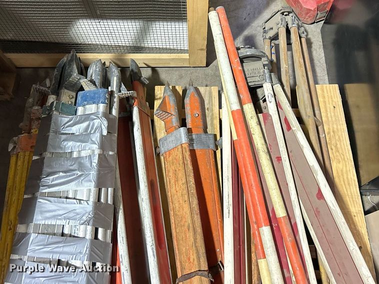 image for item LE9709 Approximately 7 tripods