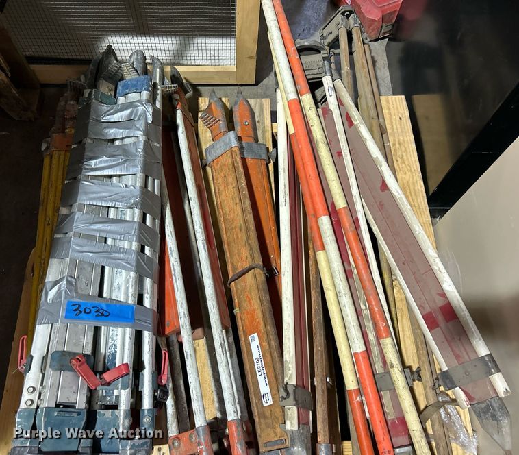 image for item LE9709 Approximately 7 tripods