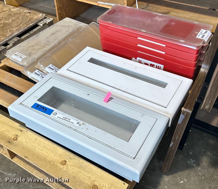 image for item LE9718 Fire extinguisher cases