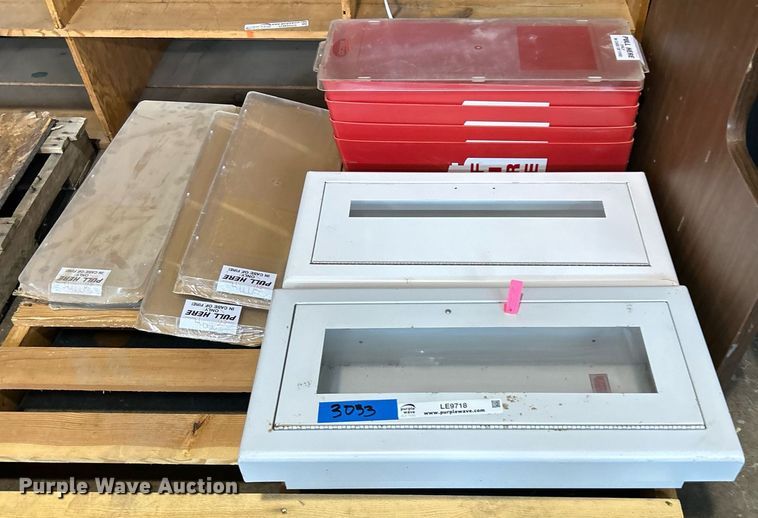 image for item LE9718 Fire extinguisher cases