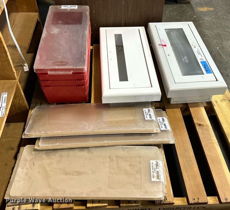 image for item LE9718 Fire extinguisher cases