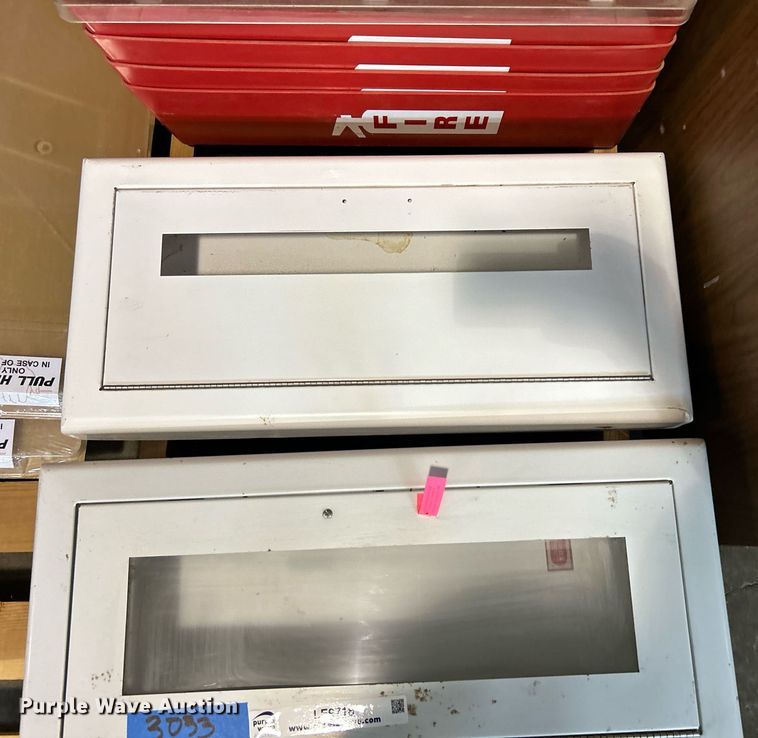 image for item LE9718 Fire extinguisher cases