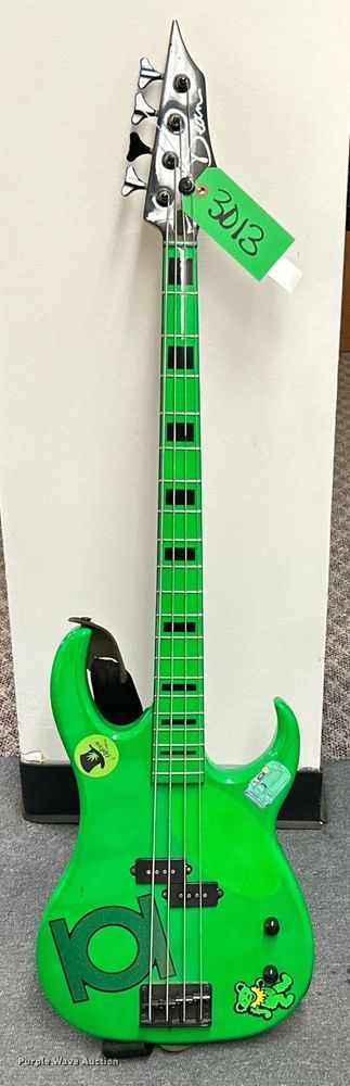 image for item LE9720 Dean electric guitar