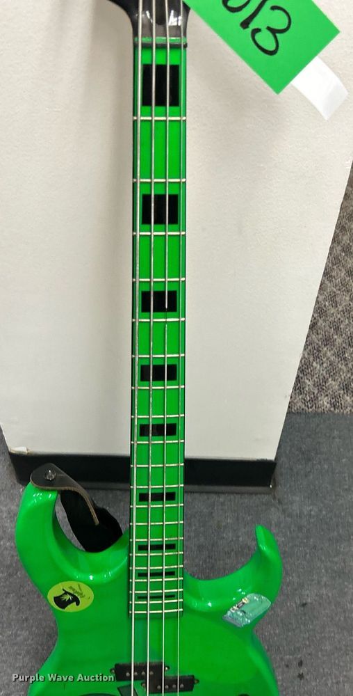 image for item LE9720 Dean electric guitar